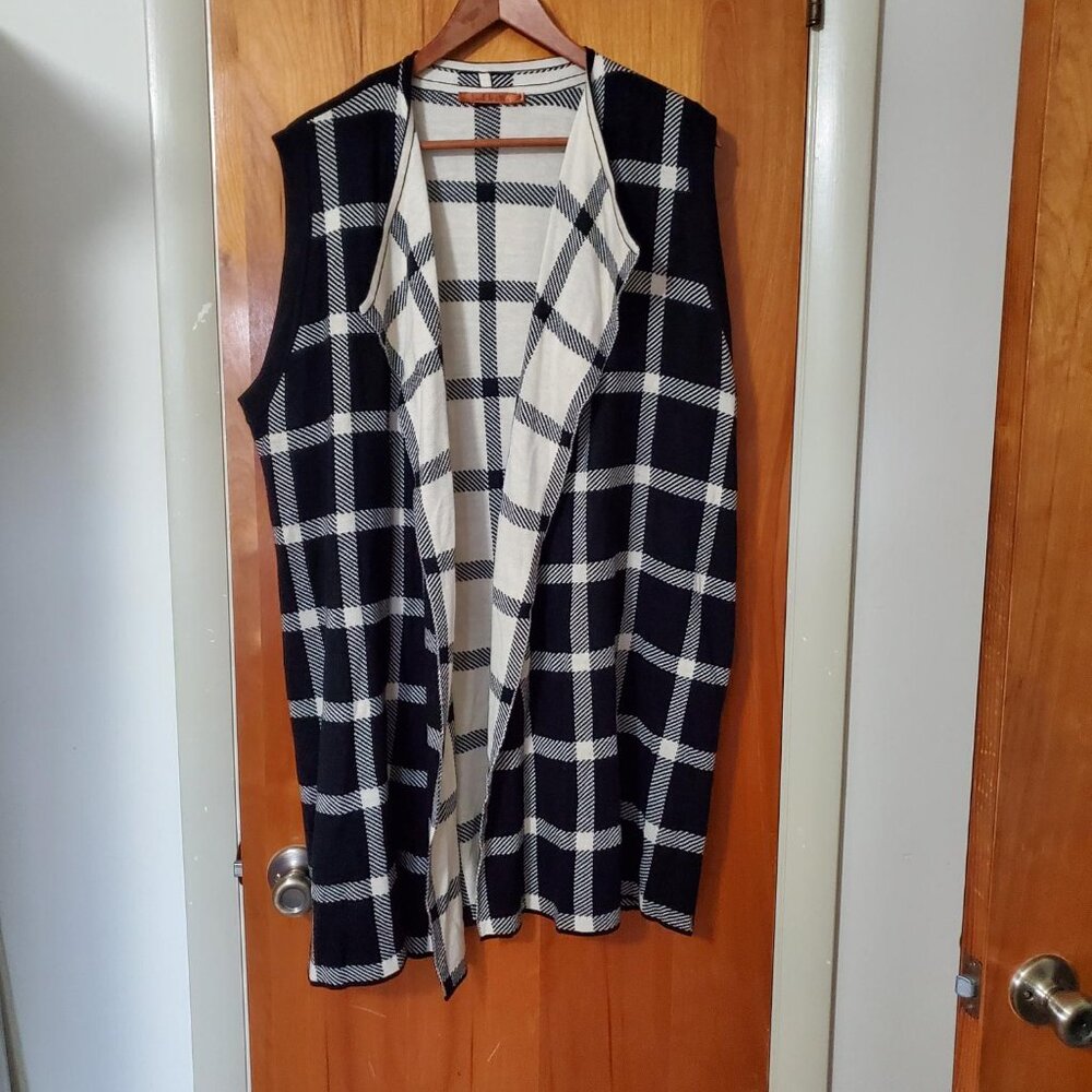Belldini Black and Cream Sweater Vest 2X